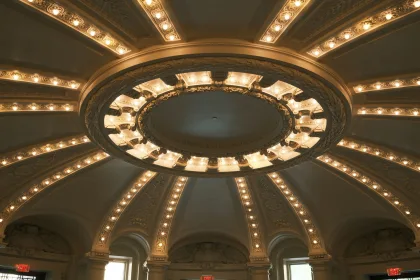 Rubens’in tavan resmi bulunan tarihi Banqueting House iç mekânı