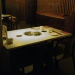 Manchester’daki Bullgogi restoranında ekranlı sipariş sistemi ve masa ızgaraları