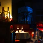 Londra’daki zarif bir Avrupa bistrosunun iç mekânı
