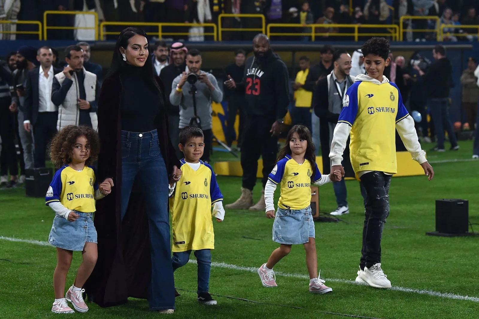 Cristiano Ronaldo Düğünü: Georgina Rodríguez ile Evde Evlendi