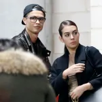 Cristiano Ronaldo ve Georgina Rodríguez'in evde gerçekleşen samimi düğününü temsil eden oturma odası