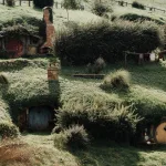 Fantastik film atmosferini yansıtan geniş bir çekim alanı