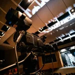 Film ve gelişen teknolojilerin kesişimine odaklanan bir konferans salonu