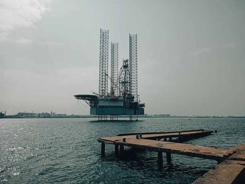 Kuzey Denizi’nde açık deniz petrol platformu