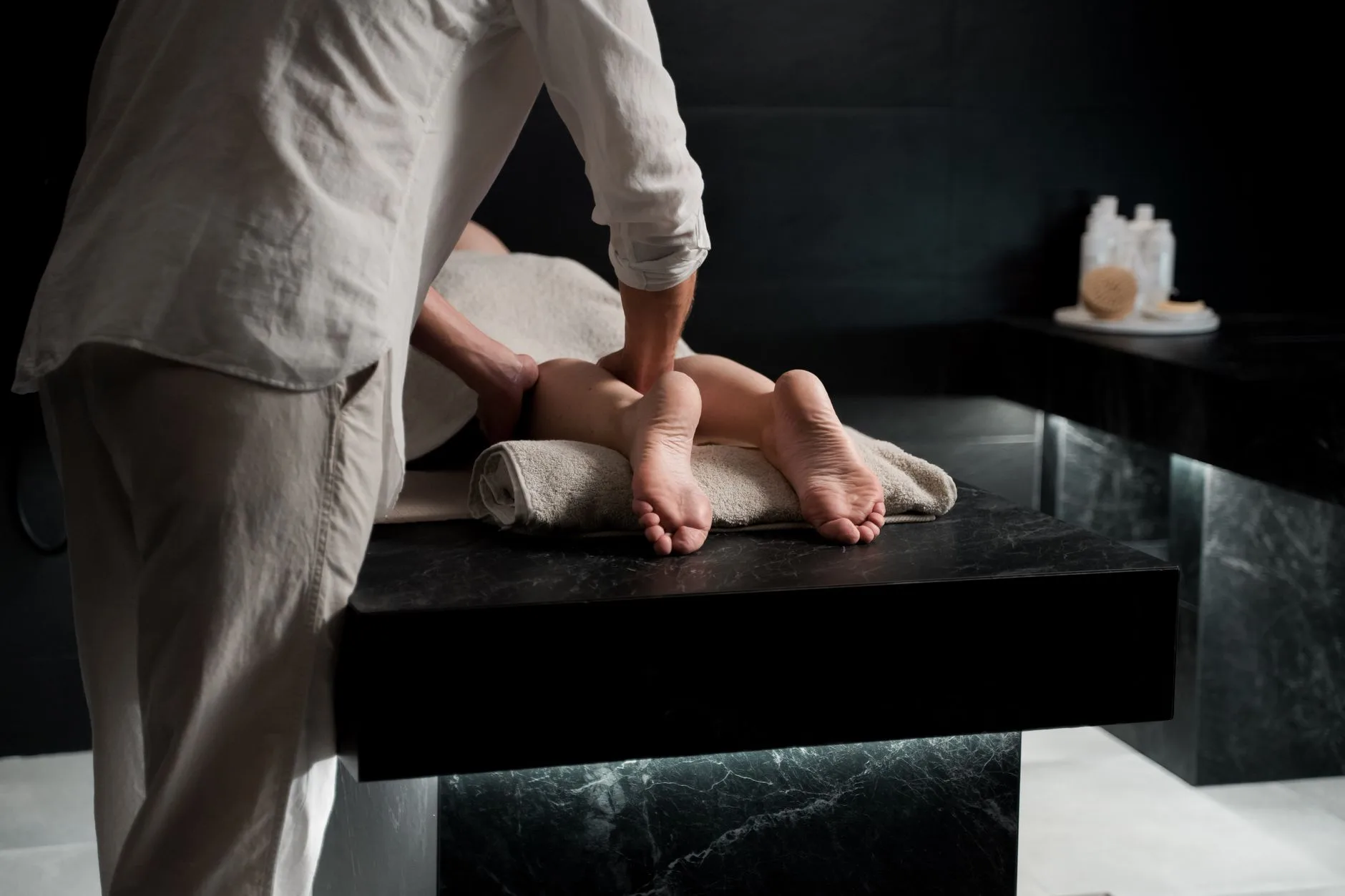 Modern bir wellness merkezinde spa bakım odası