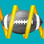 Super Bowl yayını için aydınlatılmış futbol stadyumu ve reklam atmosferi