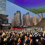 Film festivali jüri toplantısını gösteren sinema salonu