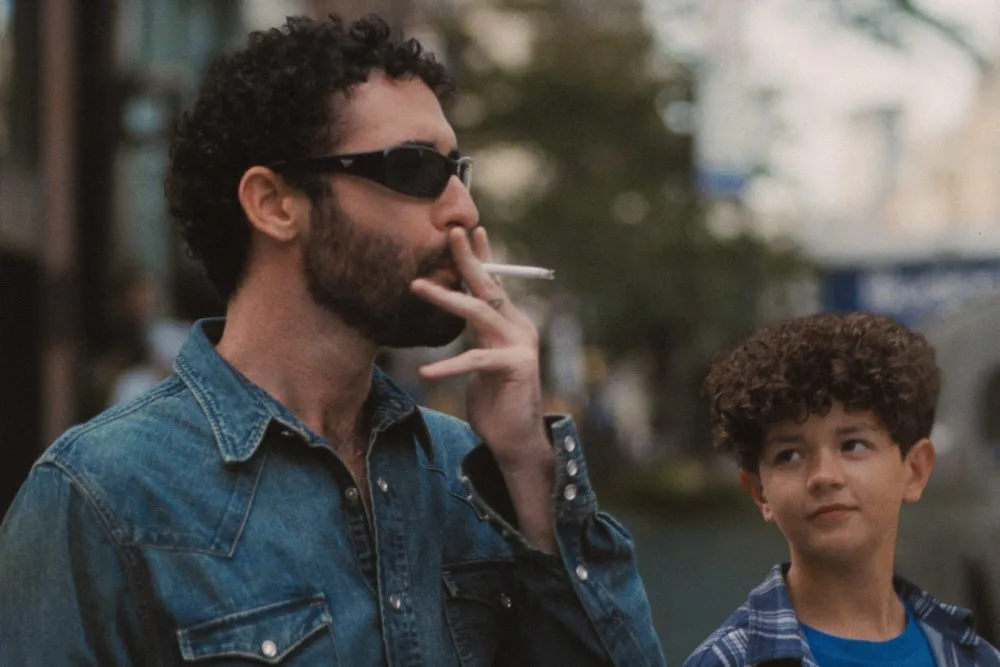 Film festivali gecesinde kırmızı halı ve sinema dünyasından davetliler