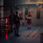 Anthony Ippolito’nun I Play Rocky filmi için boks rolüne hazırlanmasını temsil eden boş bir ring
