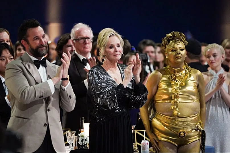 Matthew Rhys Emmy Ödülleri'nde Üç Ödülle Tarihe Geçti