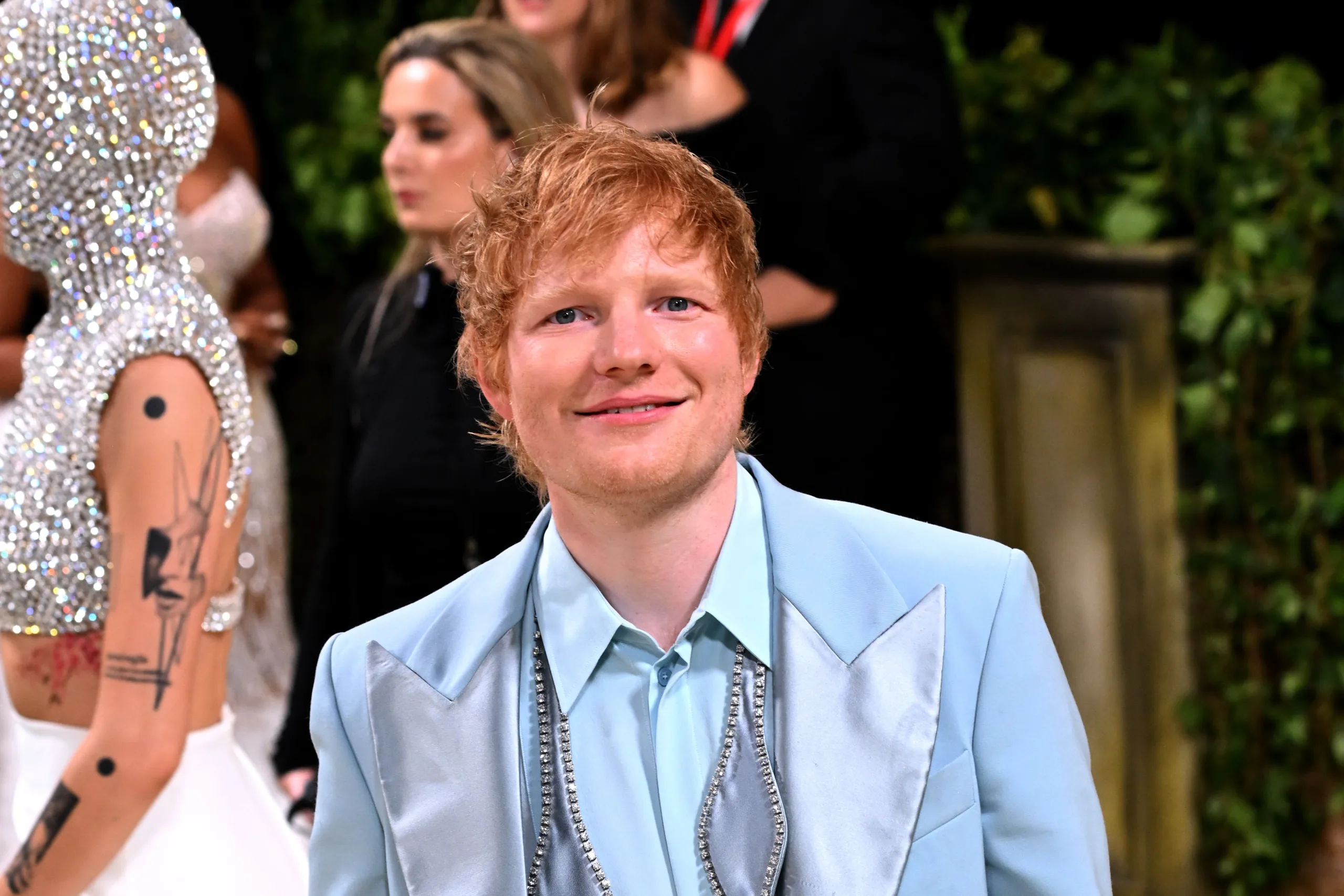 SNL U.K., Kral Charles ve Ed Sheeran’ı Diana Skecinde Buluşturdu