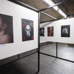 Kuir yaşamı belgeleyen fotoğrafların sergilendiği galeri