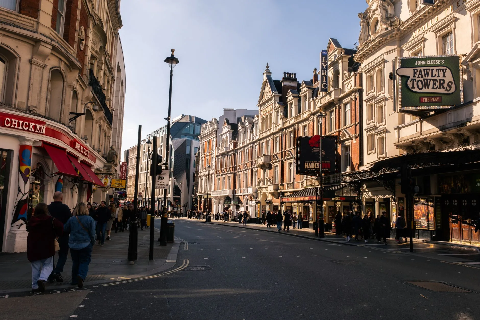 West End bölgesinde boş bir tiyatro salonu