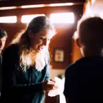 Bir oyuncunun belgesel film çekimindeki görüntüsü
