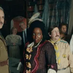 Korku-komedi filmi izleyen sinema seyircileri