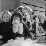 Sessiz sinema dönemini çağrıştıran vintage film salonu
