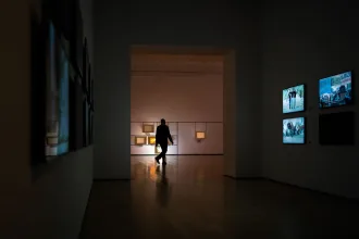 Georg Baselitz’in tarih ve savaş temalı tablolarının yer aldığı çağdaş sanat sergisi