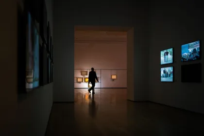 Georg Baselitz’in tarih ve savaş temalı tablolarının yer aldığı çağdaş sanat sergisi