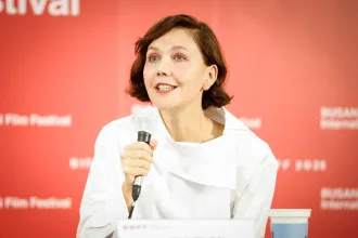 Kamera arkasında çalışan bir film yönetmeni
