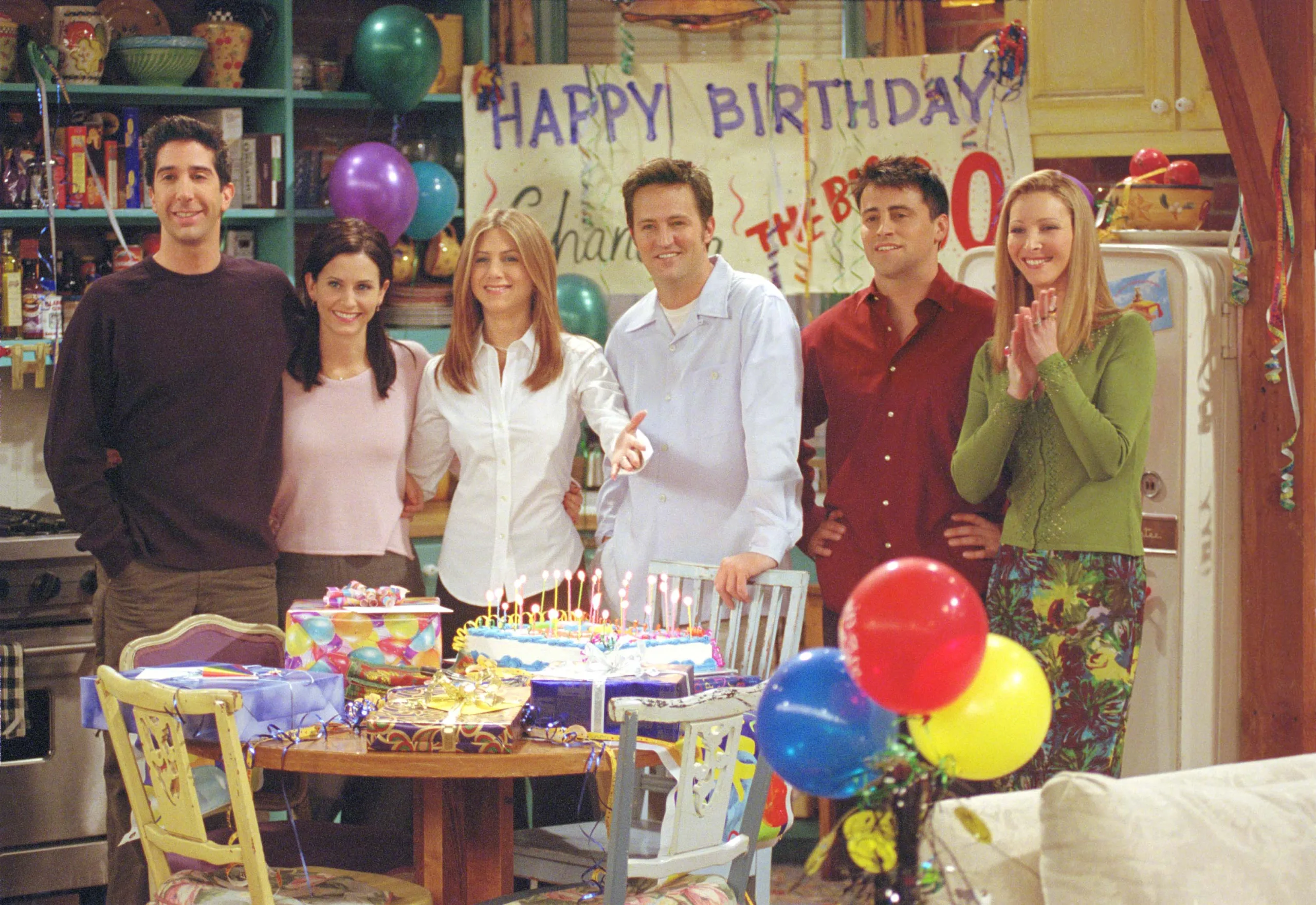 Netflix Belgeseli, Friends Kadrosunun Matthew Perry’nin Cenazesindeki Anlarını Ortaya Çıkardı