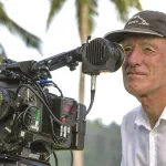 Film setinde kamera kullanan görüntü yönetmeni