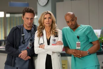 Scrubs dizisindeki hastane ortamını çağrıştıran koridor görüntüsü